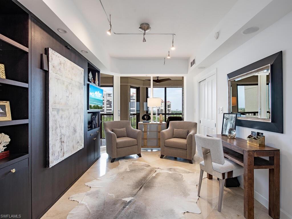 CARLYSLE AT BAY COLONY - Residential