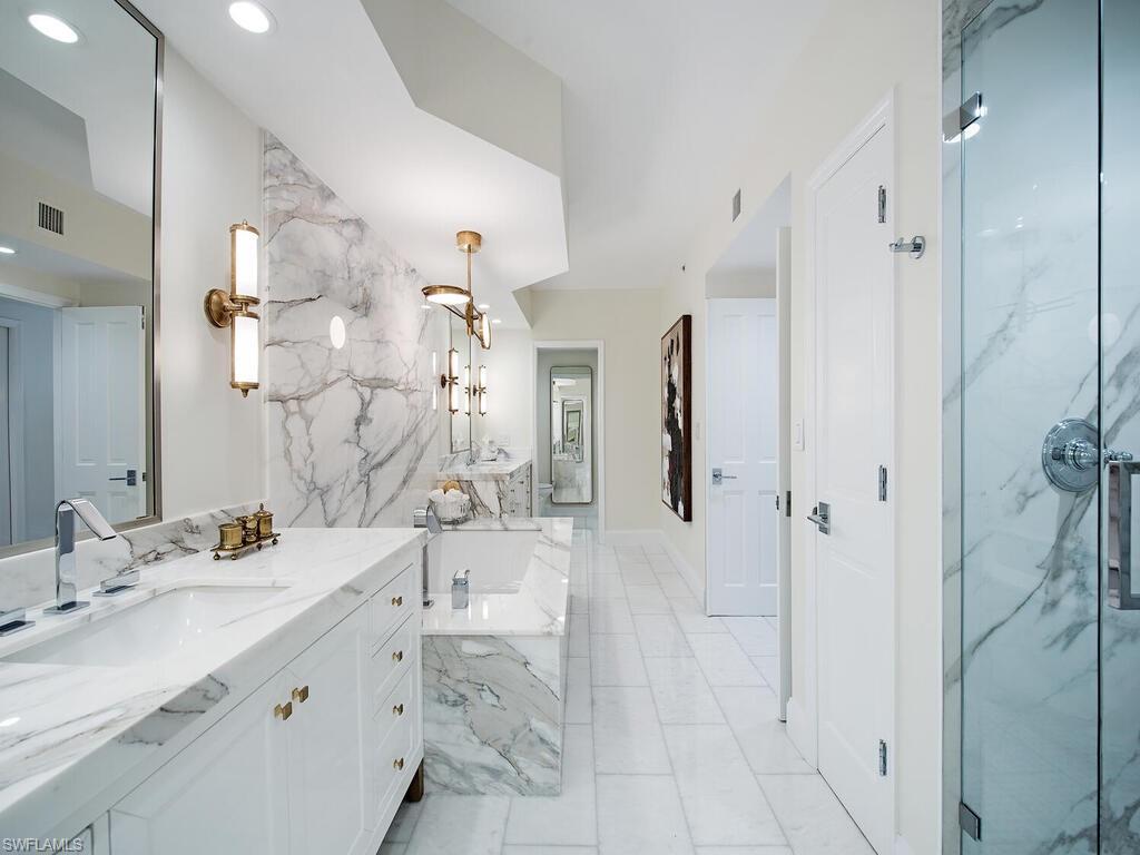 CARLYSLE AT BAY COLONY - Residential
