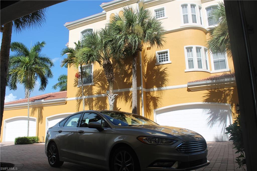 BORGHESE VILLAS - Residential Lease