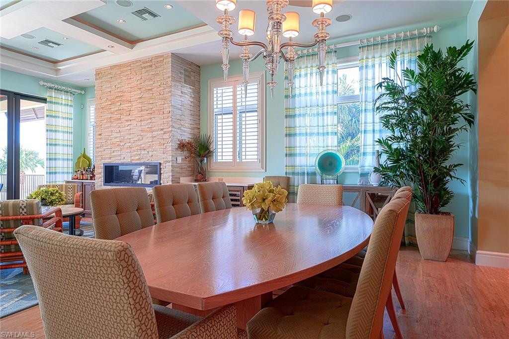 BAREFOOT BEACH - Residential