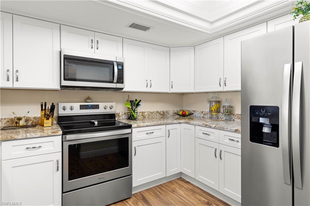 SEVEN LAKES - Residential