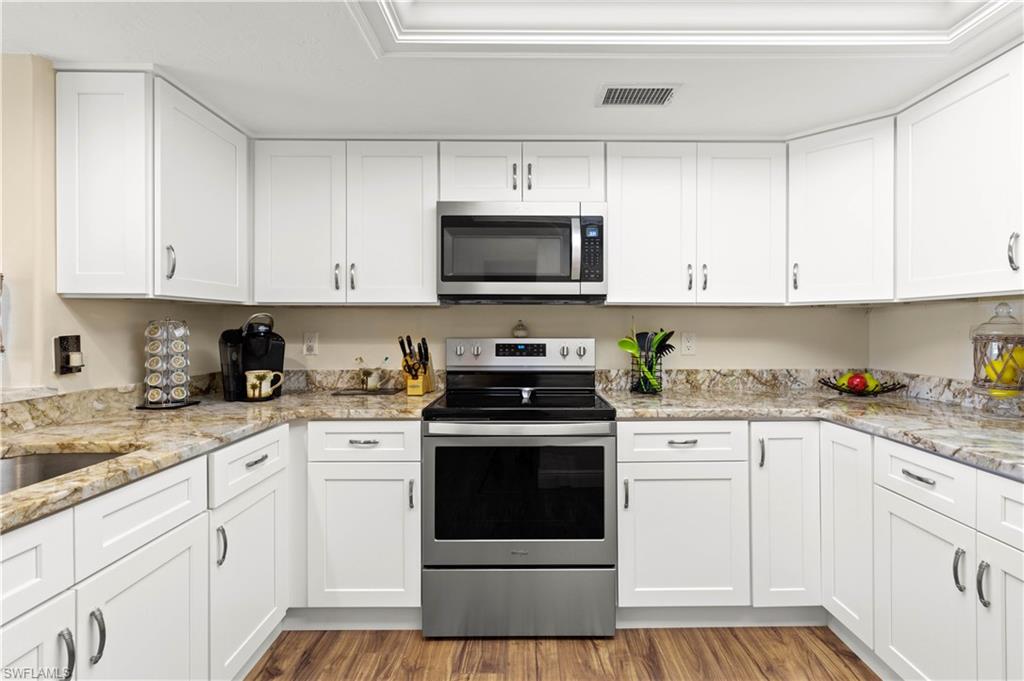 SEVEN LAKES - Residential