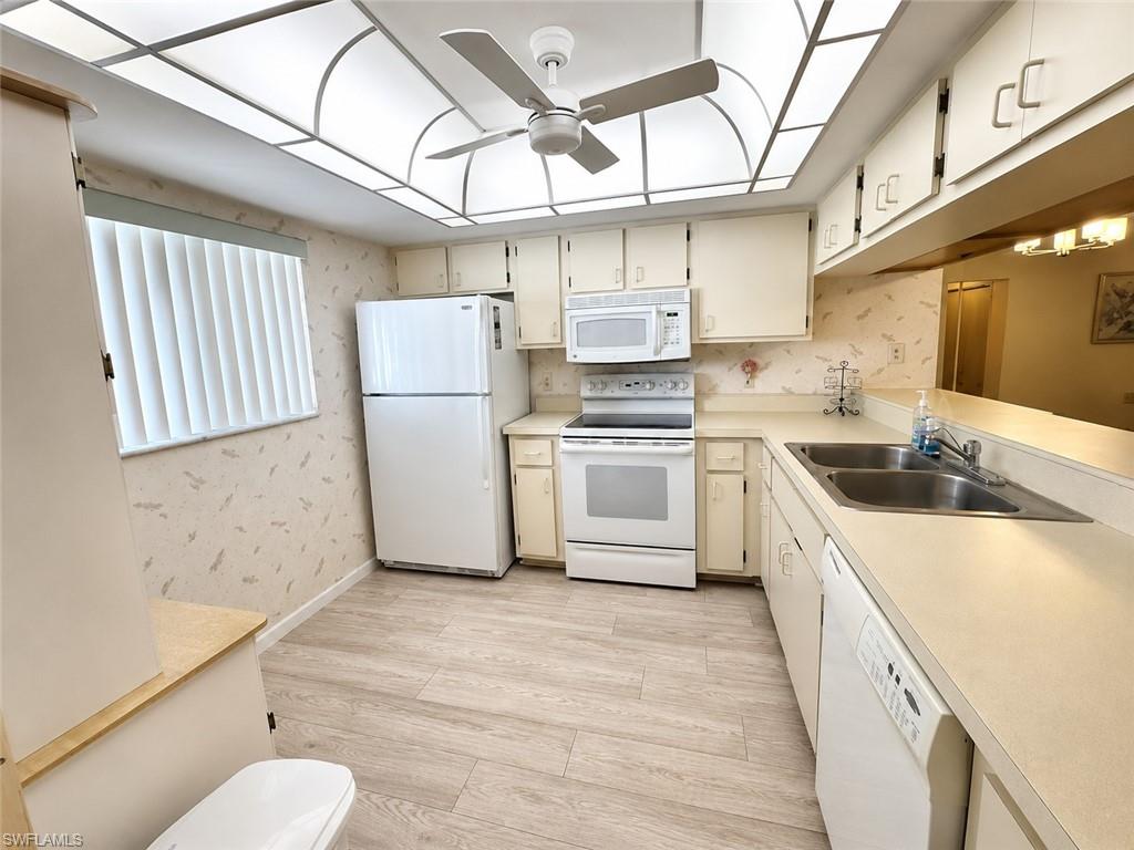 NEWPORT GLEN - Residential Lease