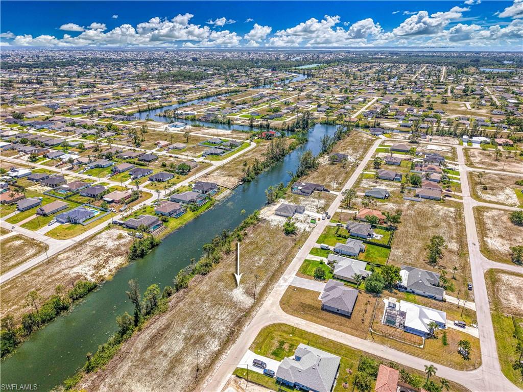 CAPE CORAL - Land