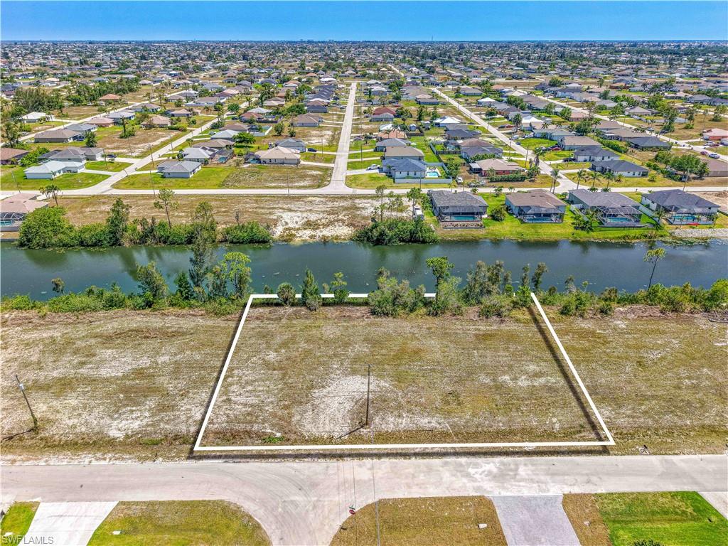 CAPE CORAL - Land