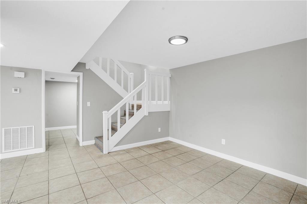PINE GROVE TOWNHOUSES - Residential