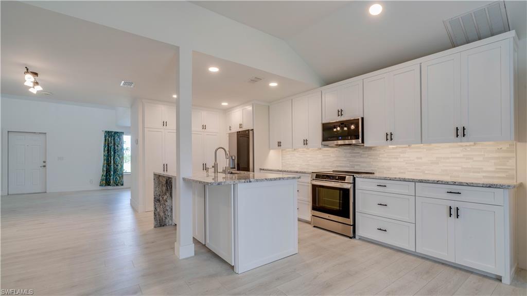 CAPE CORAL - Residential