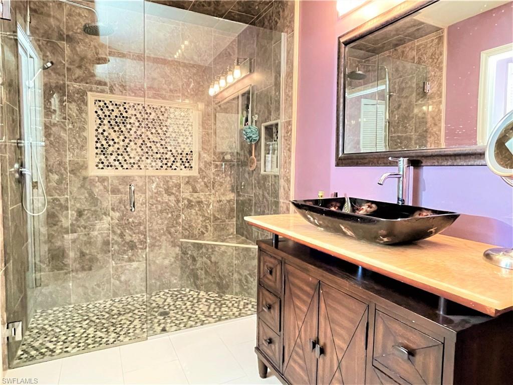 OLDE HICKORY GOLF & COUNTRY CLUB - Residential
