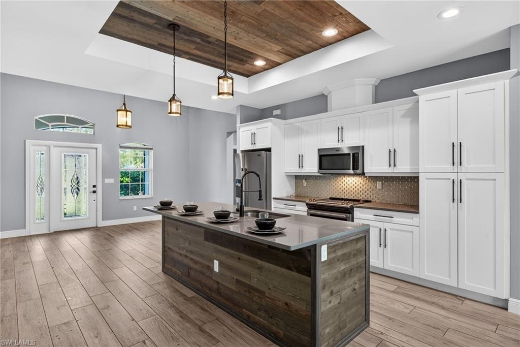 GOLDEN GATE ESTATES - Residential