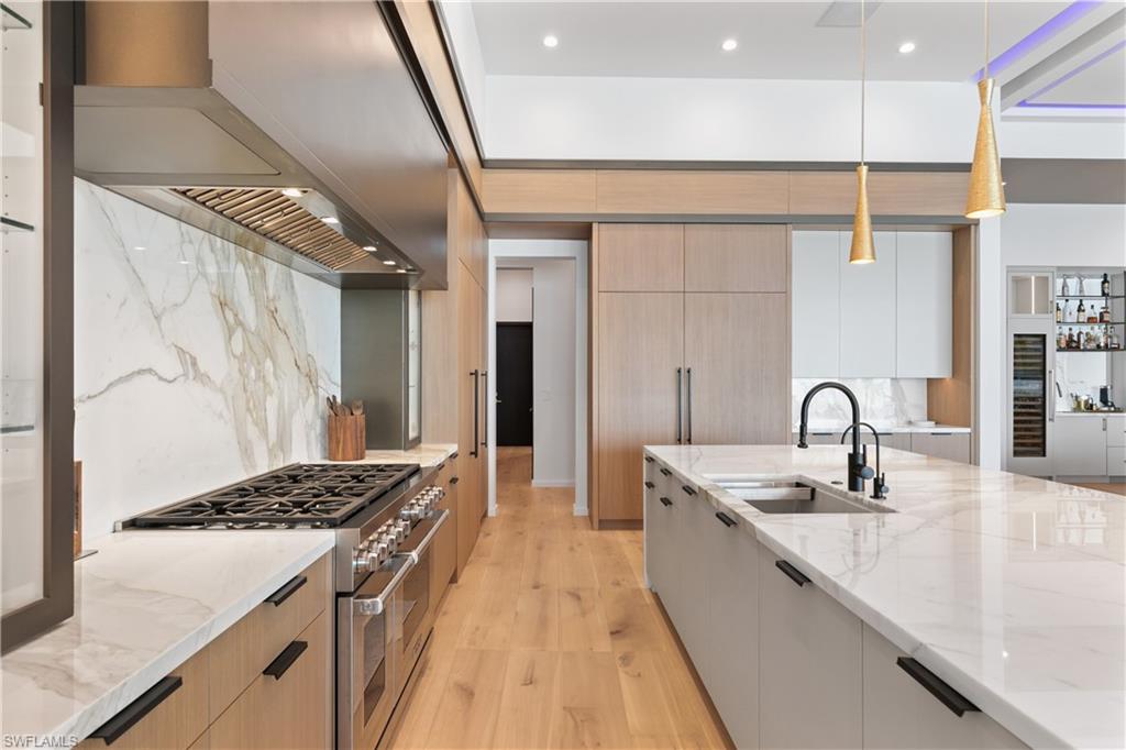 EDGEWATER - Residential
