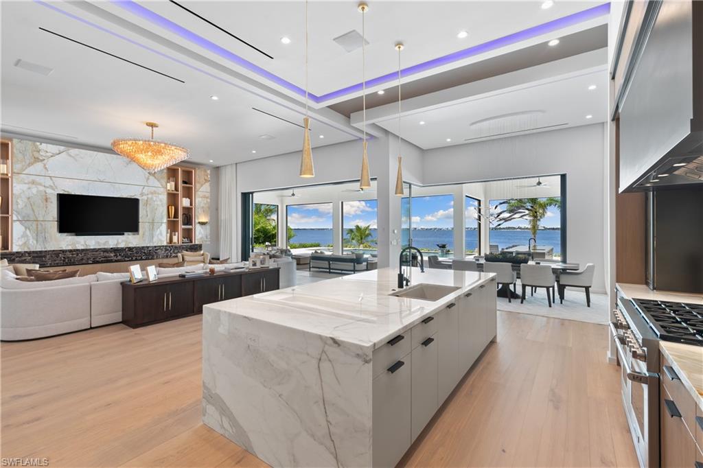 EDGEWATER - Residential