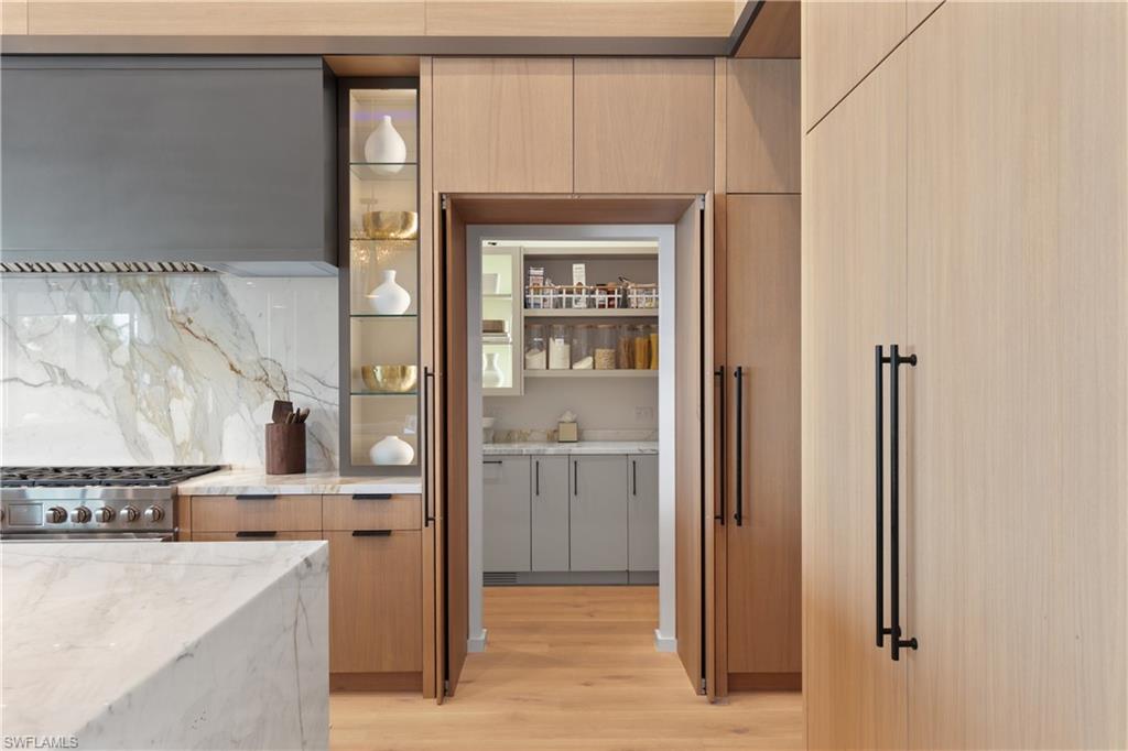 EDGEWATER - Residential