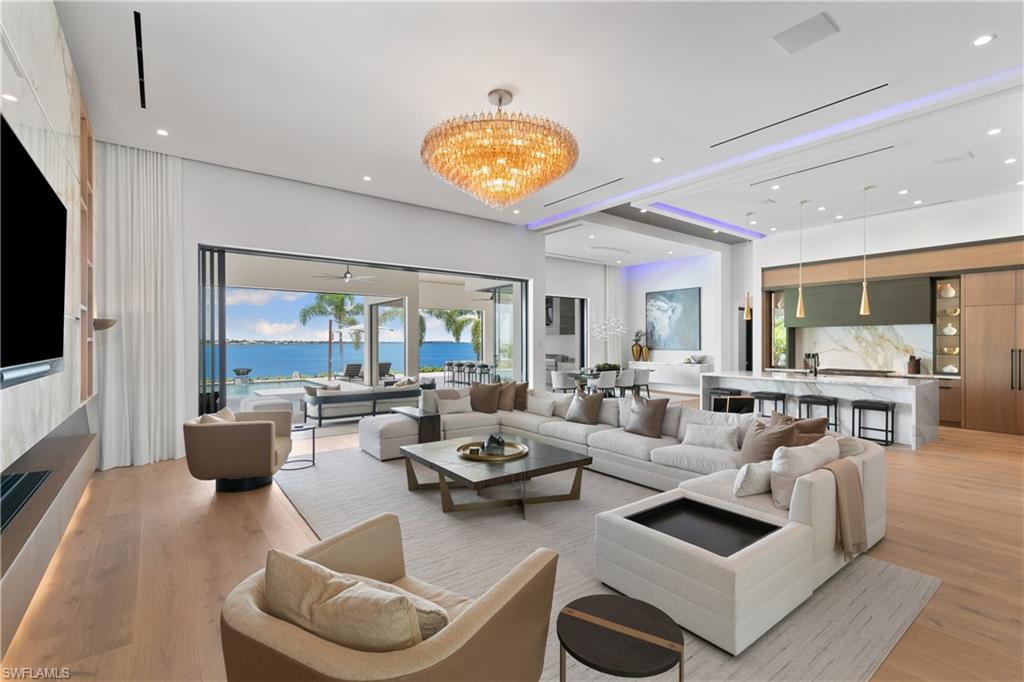 EDGEWATER - Residential