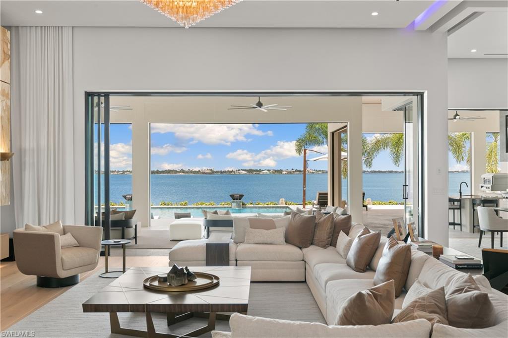 EDGEWATER - Residential