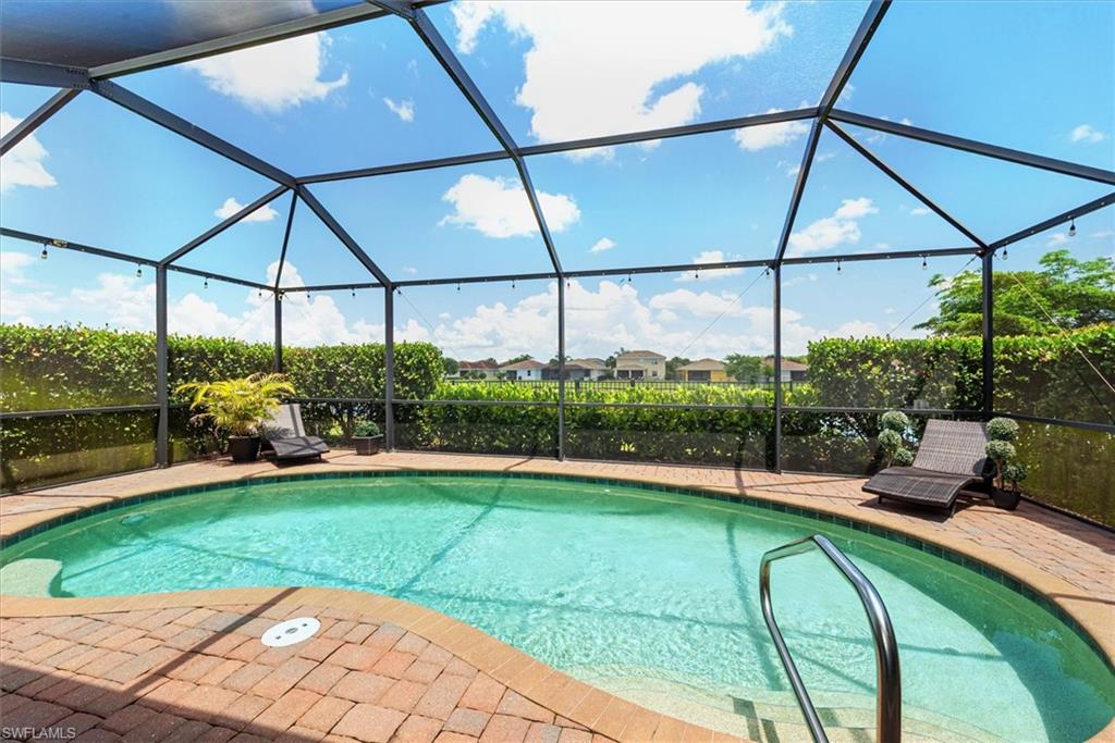 HAMPTON LAKES - Residential