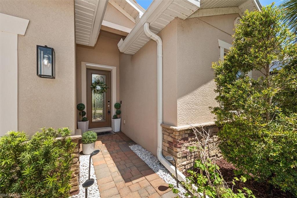 HAMPTON LAKES - Residential