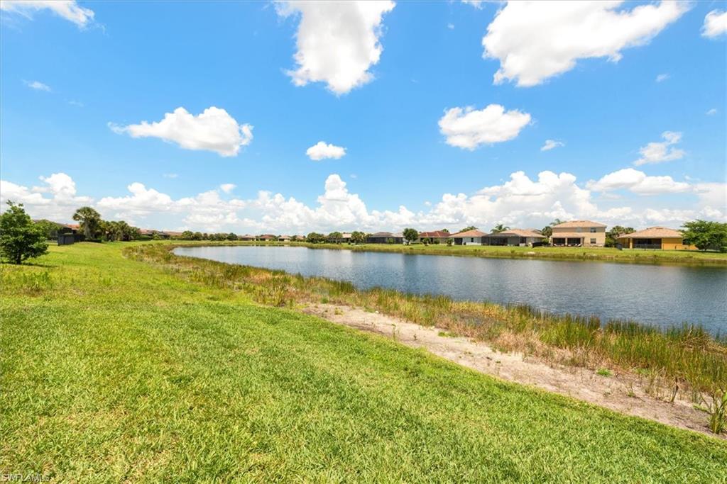 HAMPTON LAKES - Residential