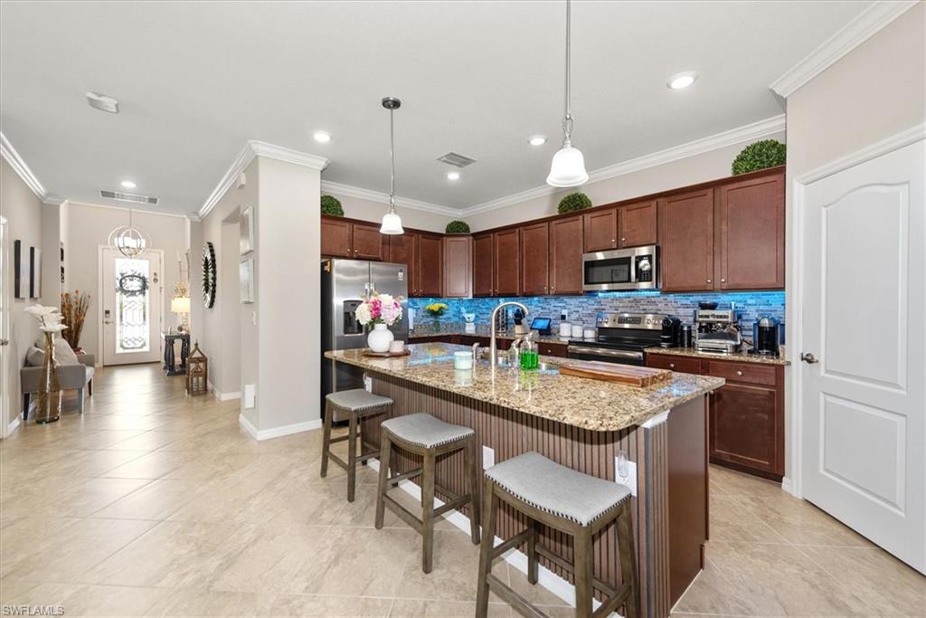 HAMPTON LAKES - Residential