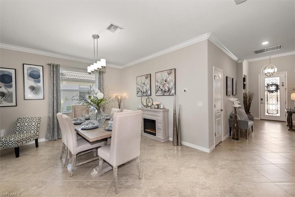HAMPTON LAKES - Residential