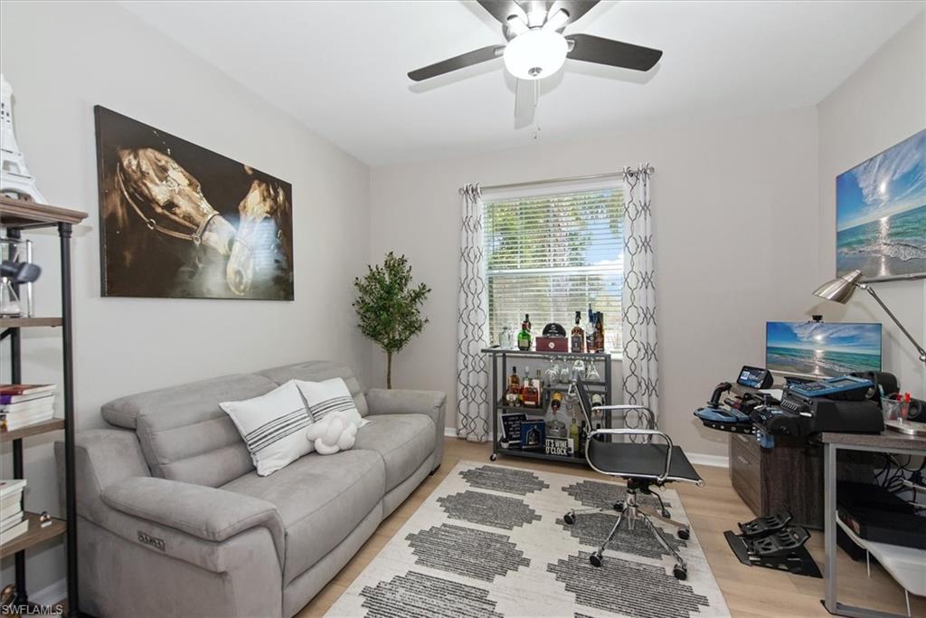 HAMPTON LAKES - Residential