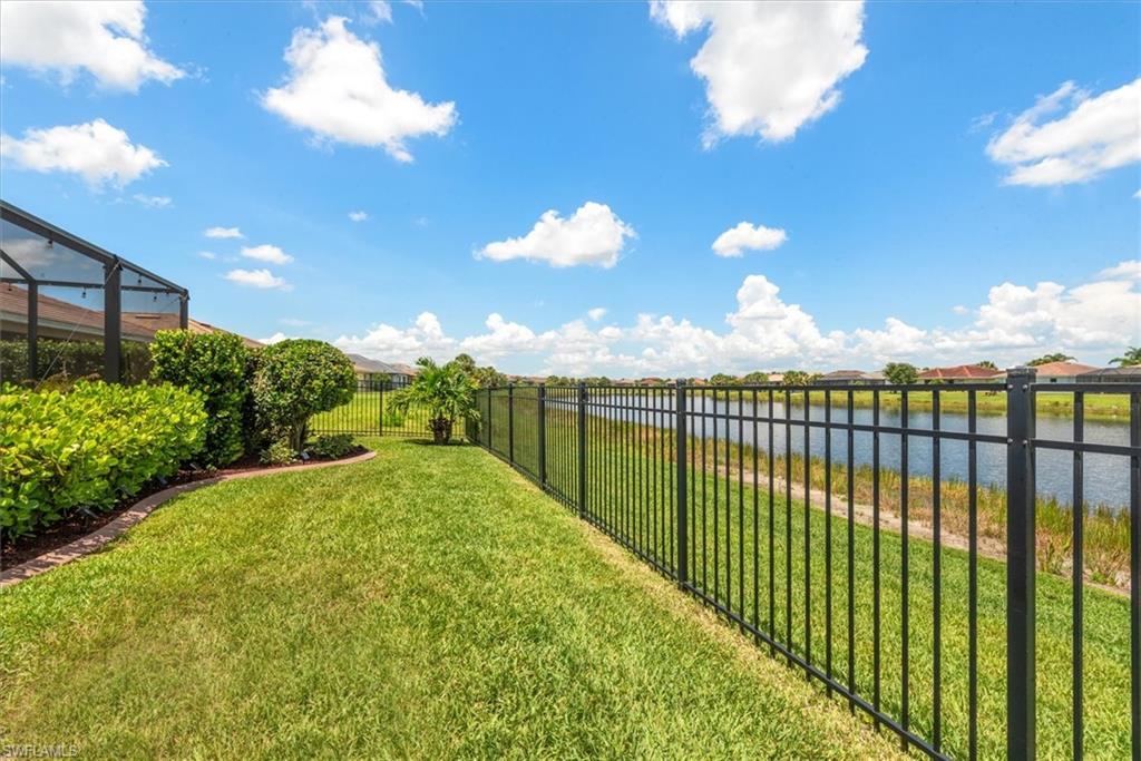 HAMPTON LAKES - Residential