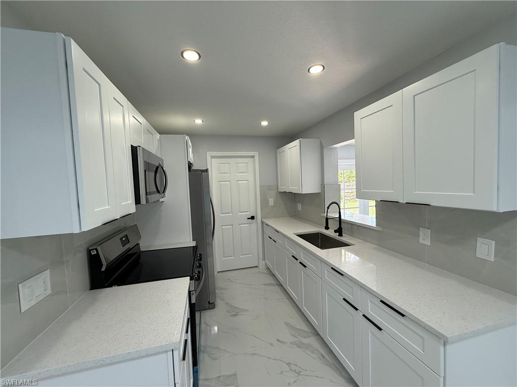 FORT MYERS SHORES - Residential