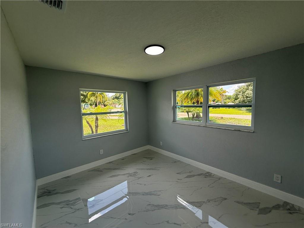 FORT MYERS SHORES - Residential