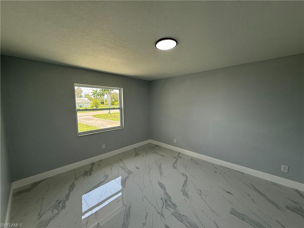 FORT MYERS SHORES - Residential