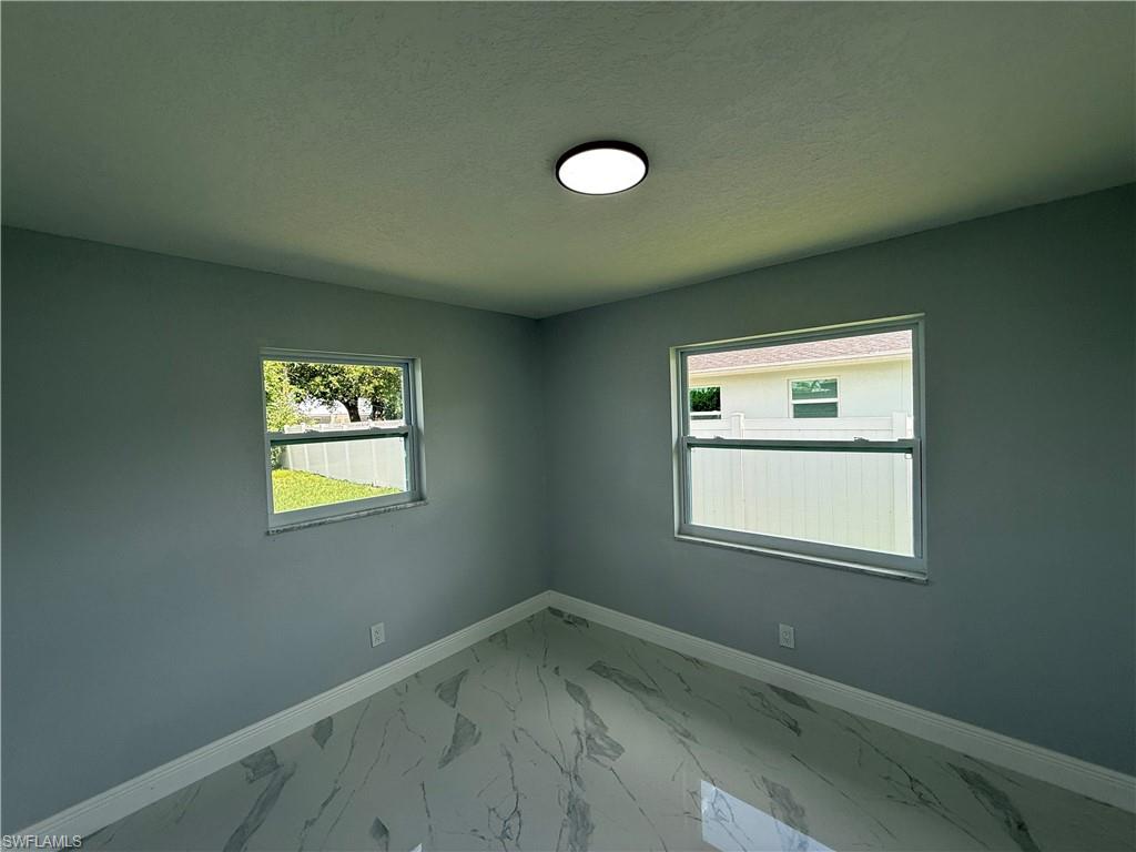 FORT MYERS SHORES - Residential