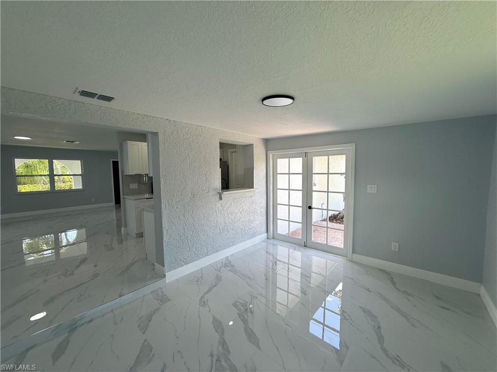 FORT MYERS SHORES - Residential