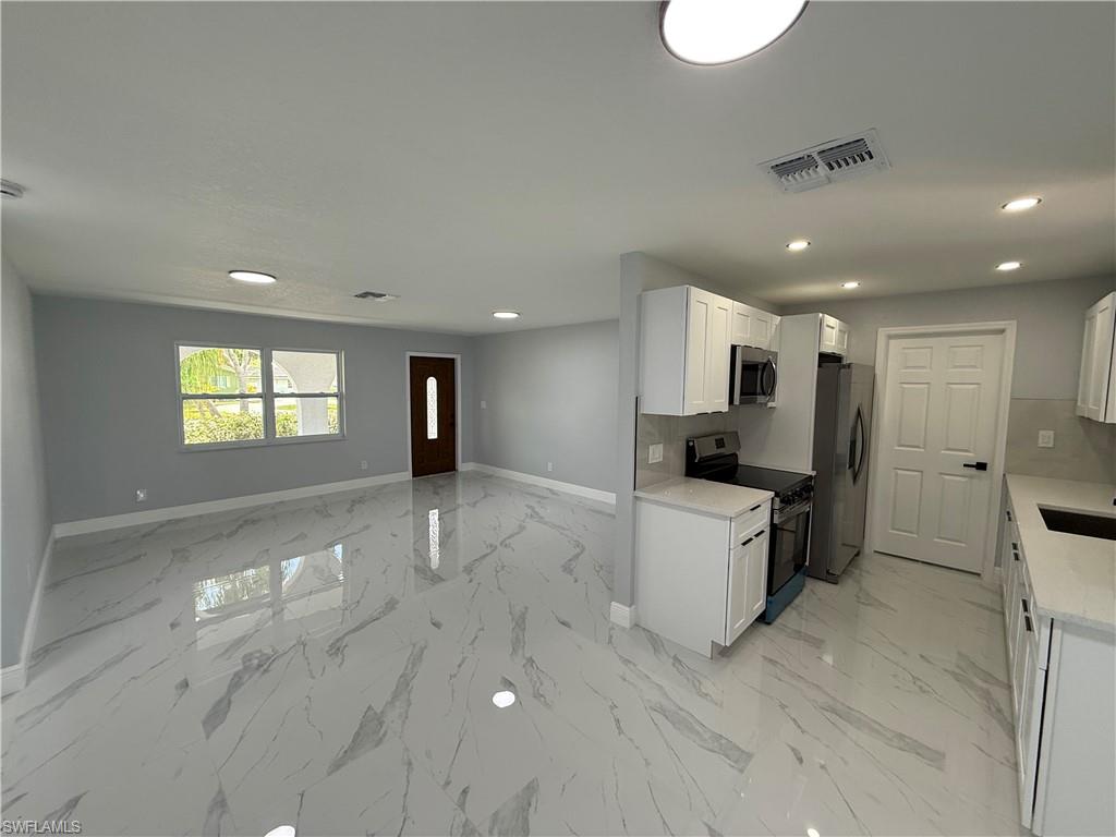 FORT MYERS SHORES - Residential