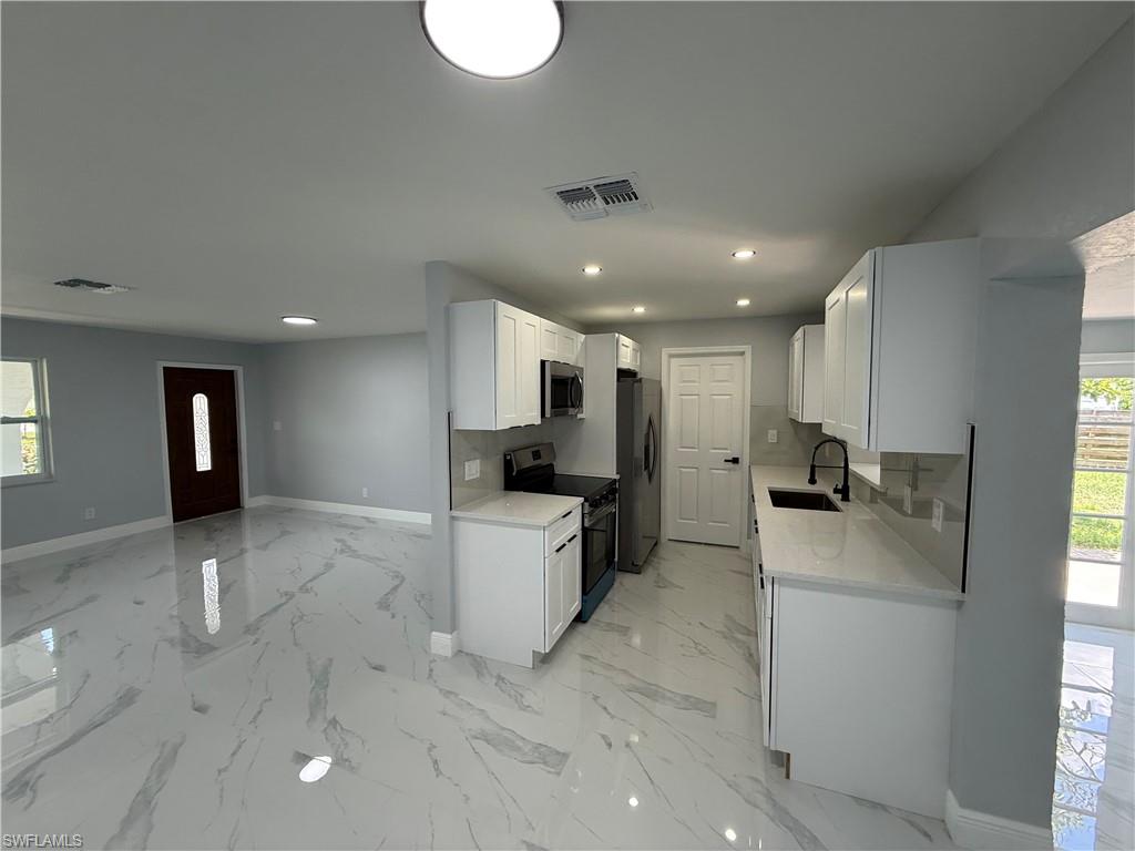 FORT MYERS SHORES - Residential