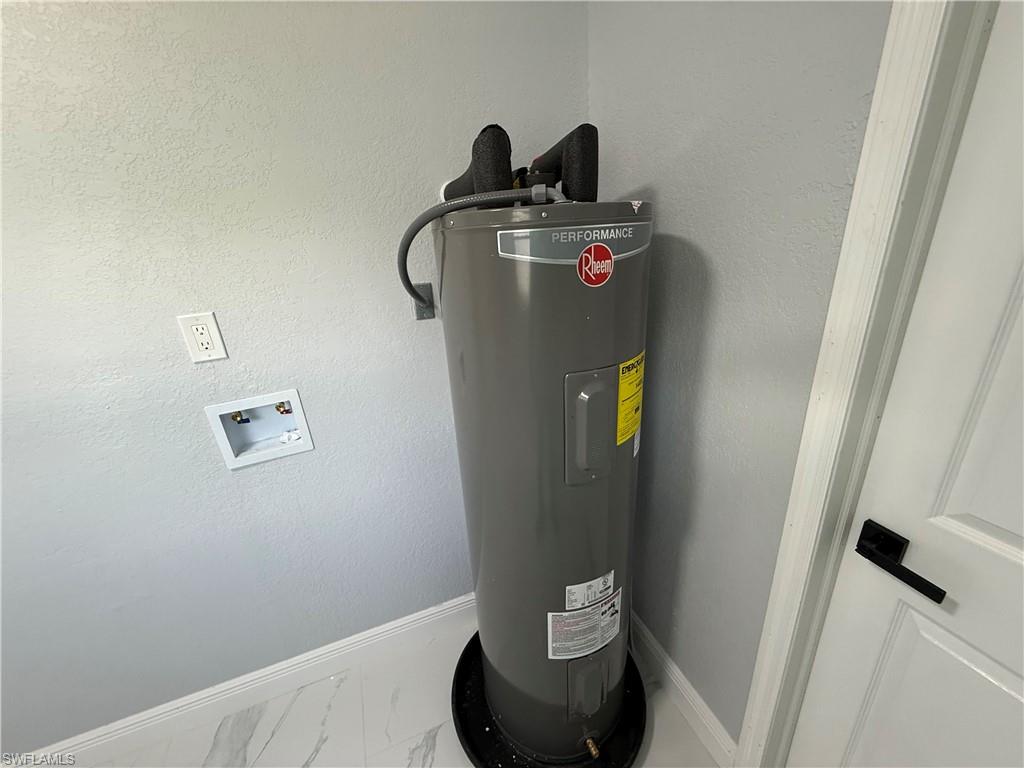 FORT MYERS SHORES - Residential