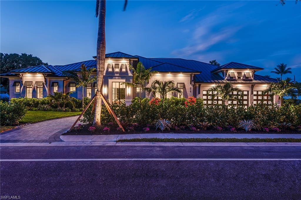 MOORINGS - Residential