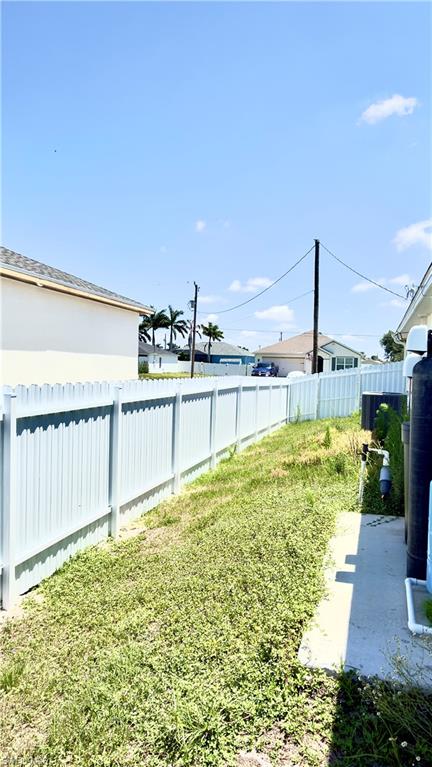 CAPE CORAL - Residential