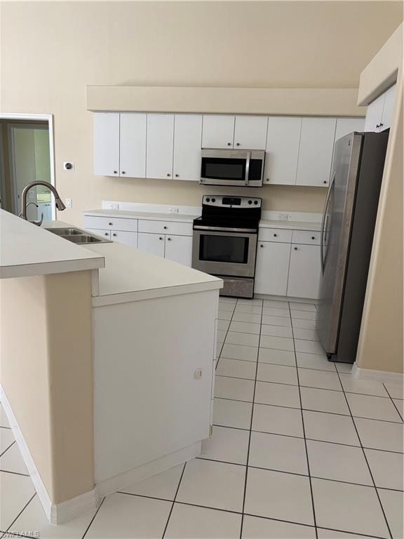 PINEWOOD LAKES - Residential Lease