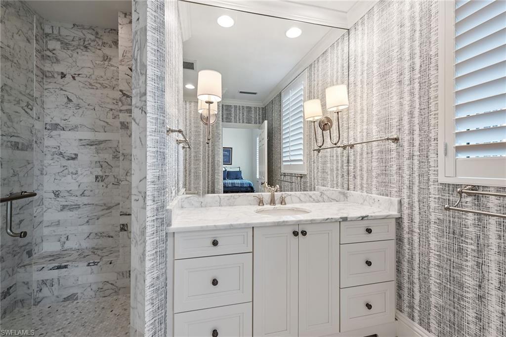 MANSION LA PALMA AT BAY COLONY - Residential