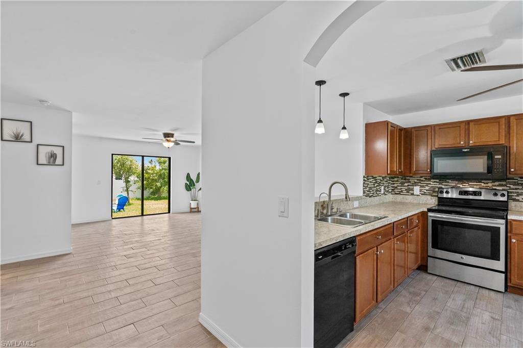 CAPE CORAL - Residential