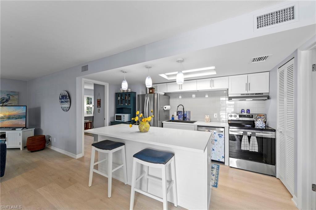 GLADES COUNTRY CLUB - Residential