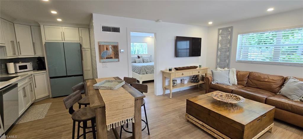 TWIN PALMS - Residential