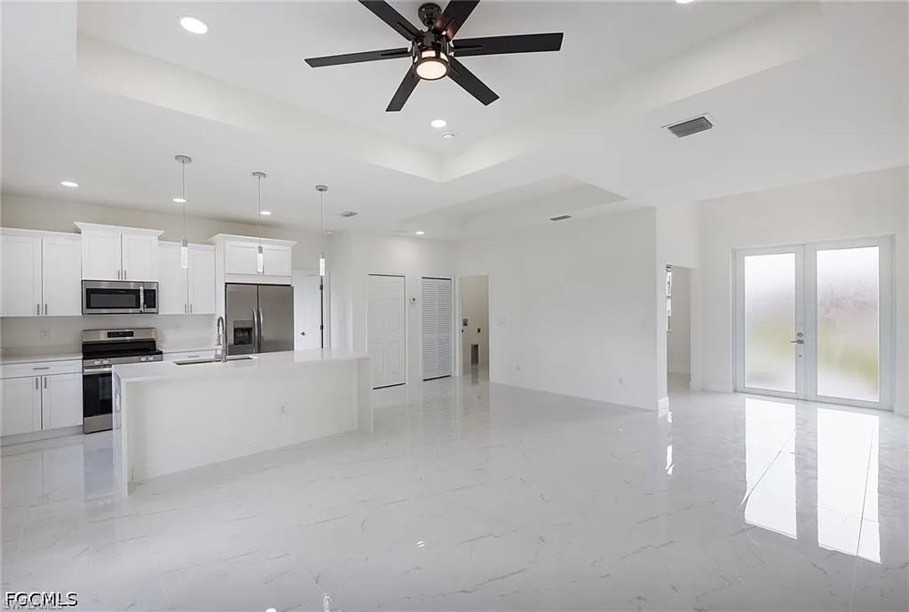 WILLOW LAKE - Residential