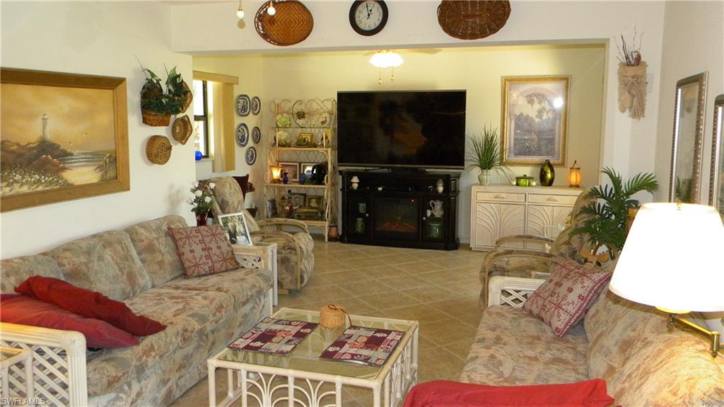 SIESTA ISLES - Residential