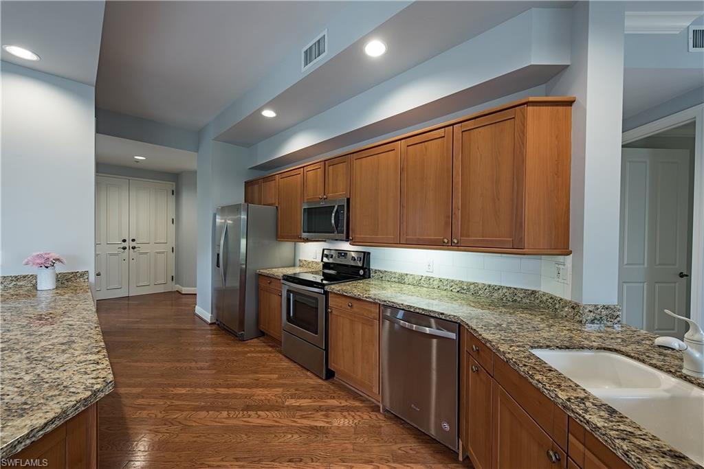VANDERBILT BEACHCOMBER - Residential