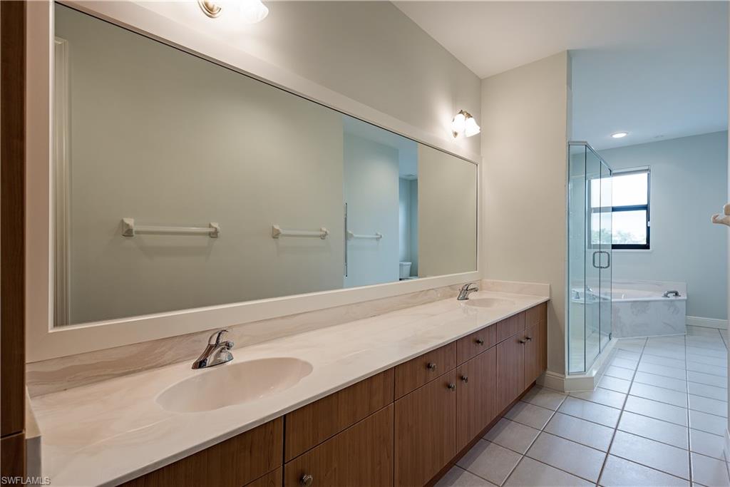 VANDERBILT BEACHCOMBER - Residential
