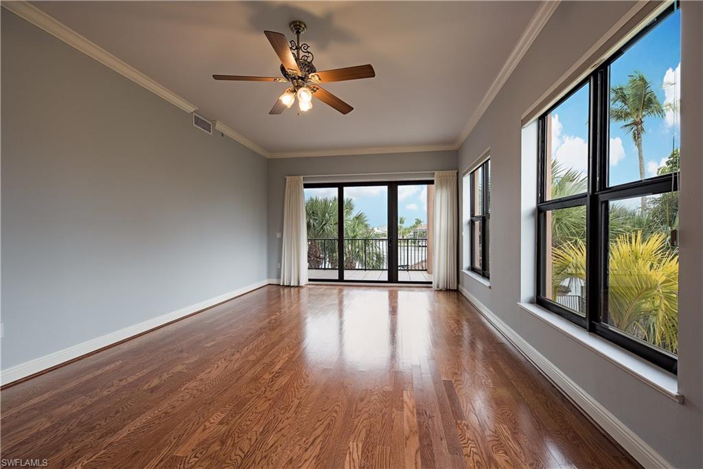 VANDERBILT BEACHCOMBER - Residential