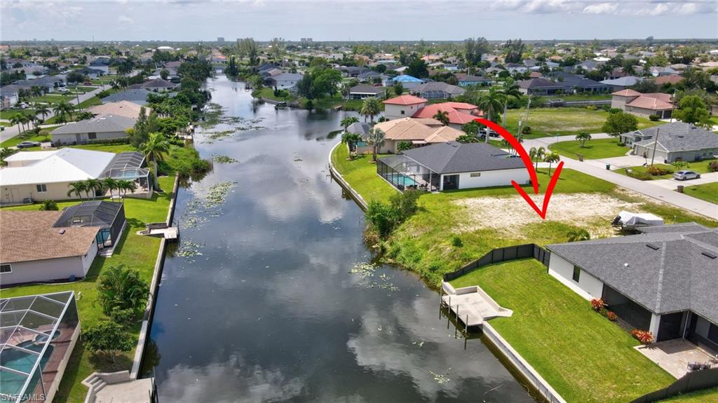 CAPE CORAL - Land