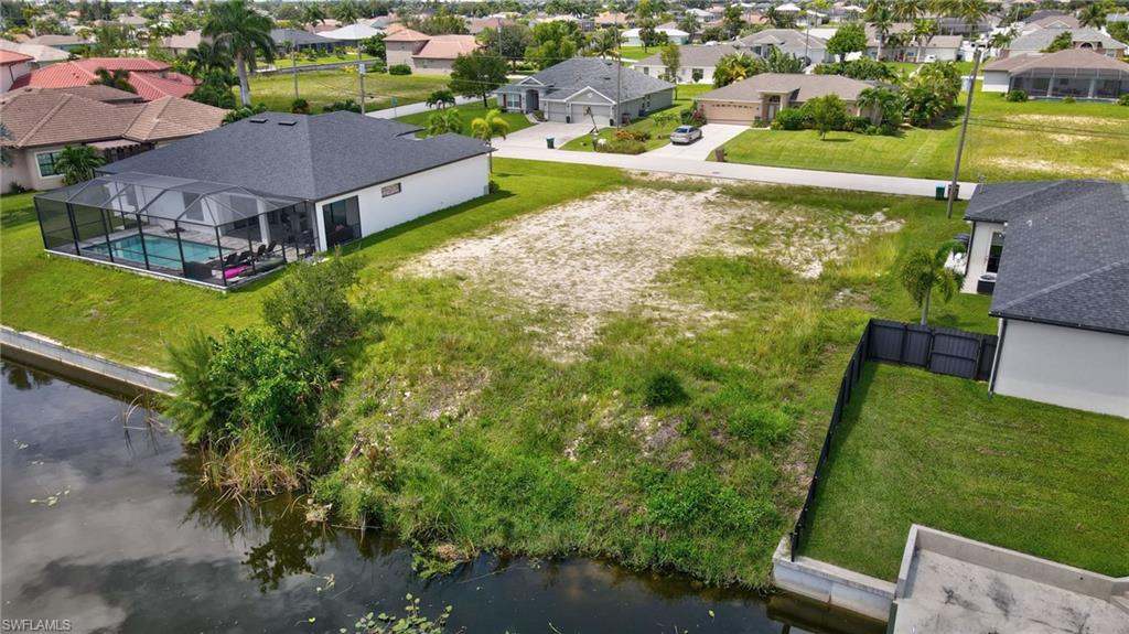 CAPE CORAL - Land