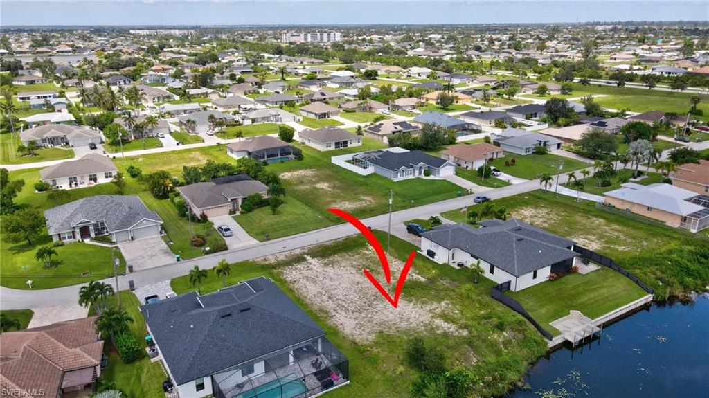 CAPE CORAL - Land