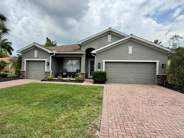 HAMPTON LAKES - Residential
