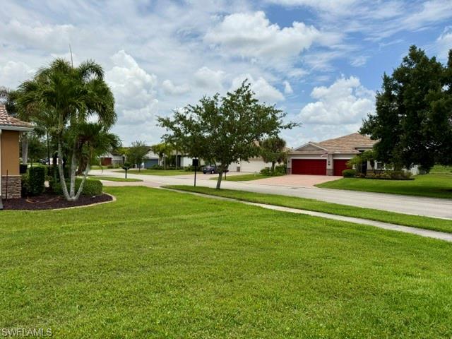 HAMPTON LAKES - Residential